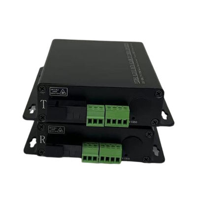 Audio análogo de 4CH XLR sobre fibra con los terminales estándar verdes